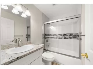 Photo #4: 20552834 Listing