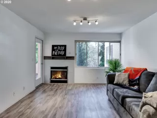 Photo #4: 20553064 Listing