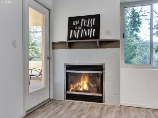 Photo #5: 20553064 Listing