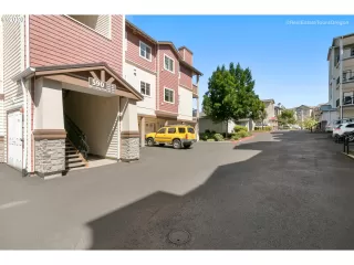 Photo #1: 20553244 Listing