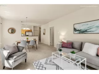 Photo #4: 20553244 Listing