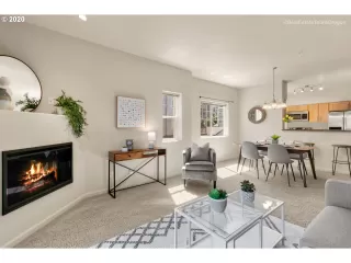 Photo #5: 20553244 Listing