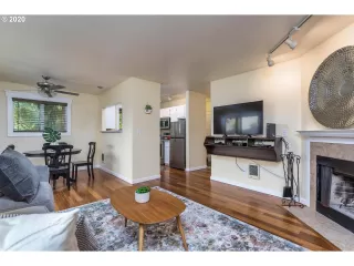 Photo #4: 20553471 Listing