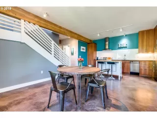 Photo #3: 20553759 Listing