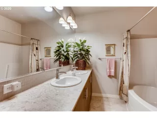 Photo #4: 20553843 Listing