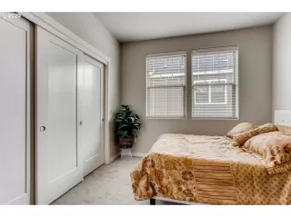 Photo #5: 20553843 Listing