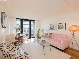 Photo #4: 20555082 Listing