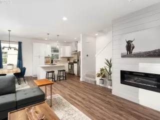 Photo #5: 20555722 Listing