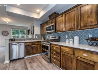 Photo #2: 20556583 Listing