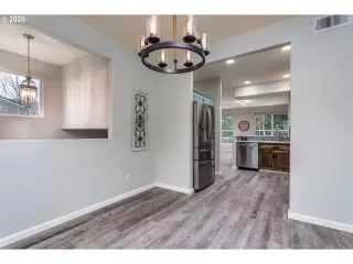 Photo #5: 20556583 Listing