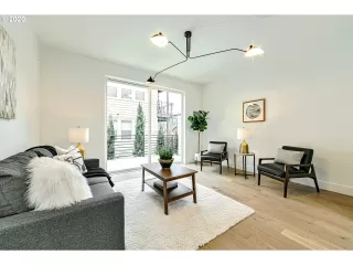 Photo #3: 20556633 Listing