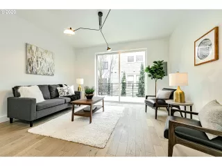 Photo #4: 20556633 Listing