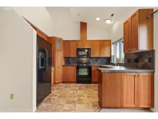 Photo #2: 20557094 Listing