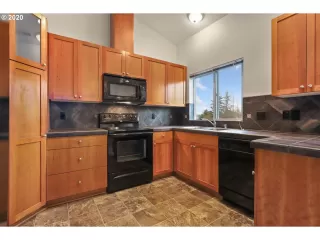 Photo #4: 20557094 Listing