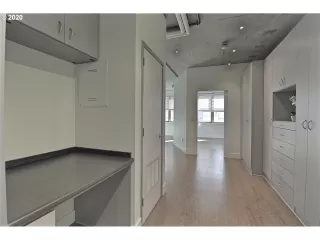 Photo #4: 20557126 Listing