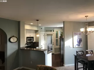 Photo #5: 20557890 Listing 