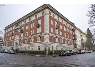 Photo #1: 20559093 Listing