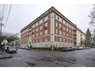 Photo #2: 20559093 Listing