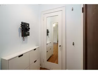 Photo #4: 20559093 Listing