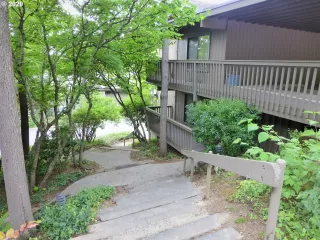 Photo #2: 20559396 Listing