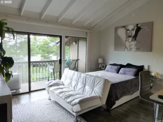 Photo #3: 20559396 Listing