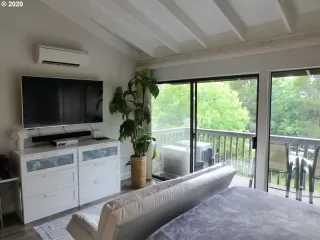 Photo #4: 20559396 Listing