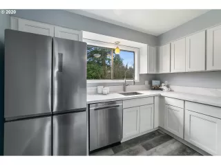 Photo #3: 20560792 Listing