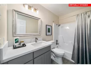 Photo #6: 20560792 Listing