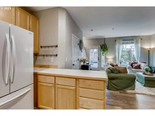 Photo #6: 20561227 Listing