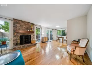 Photo #3: 205621142 Listing 