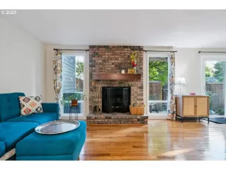 Photo #4: 205621142 Listing 