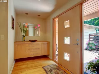 Photo #5: 20562127 Listing