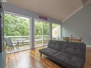 Photo #4: 20562840 Listing