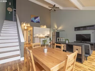 Photo #6: 20562840 Listing