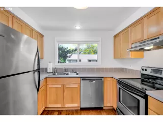 Photo #5: 20562864 Listing 