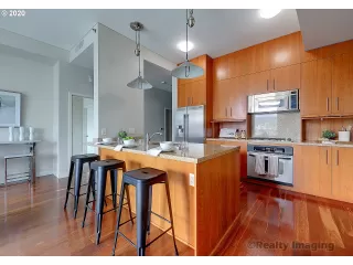 Photo #6: 20563117 Listing 