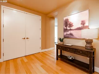 Photo #4: 20563889 Listing