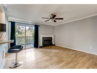 Photo #2: 20564598 Listing