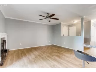 Photo #4: 20564598 Listing