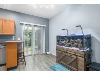 Photo #4: 20565472 Listing