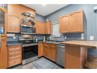 Photo #6: 20565472 Listing