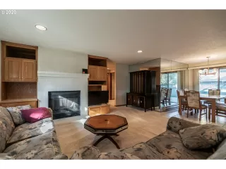 Photo #6: 20565699 Listing