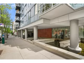 Photo #5: 20565702 Listing