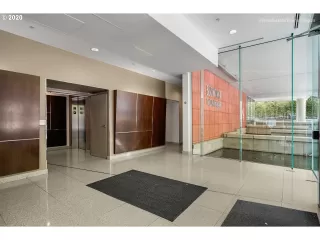 Photo #6: 20565702 Listing