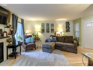 Photo #4: 20565912 Listing