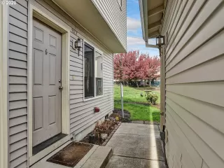 Photo #2: 20565940 Listing