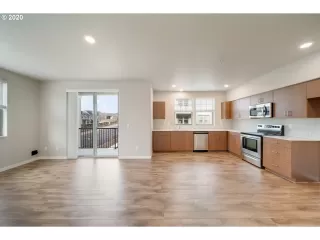 Photo #2: 20565962 Listing