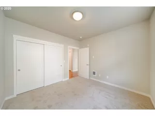 Photo #4: 20565962 Listing