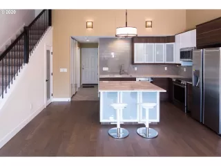 Photo #3: 20565972 Listing