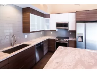 Photo #4: 20565972 Listing